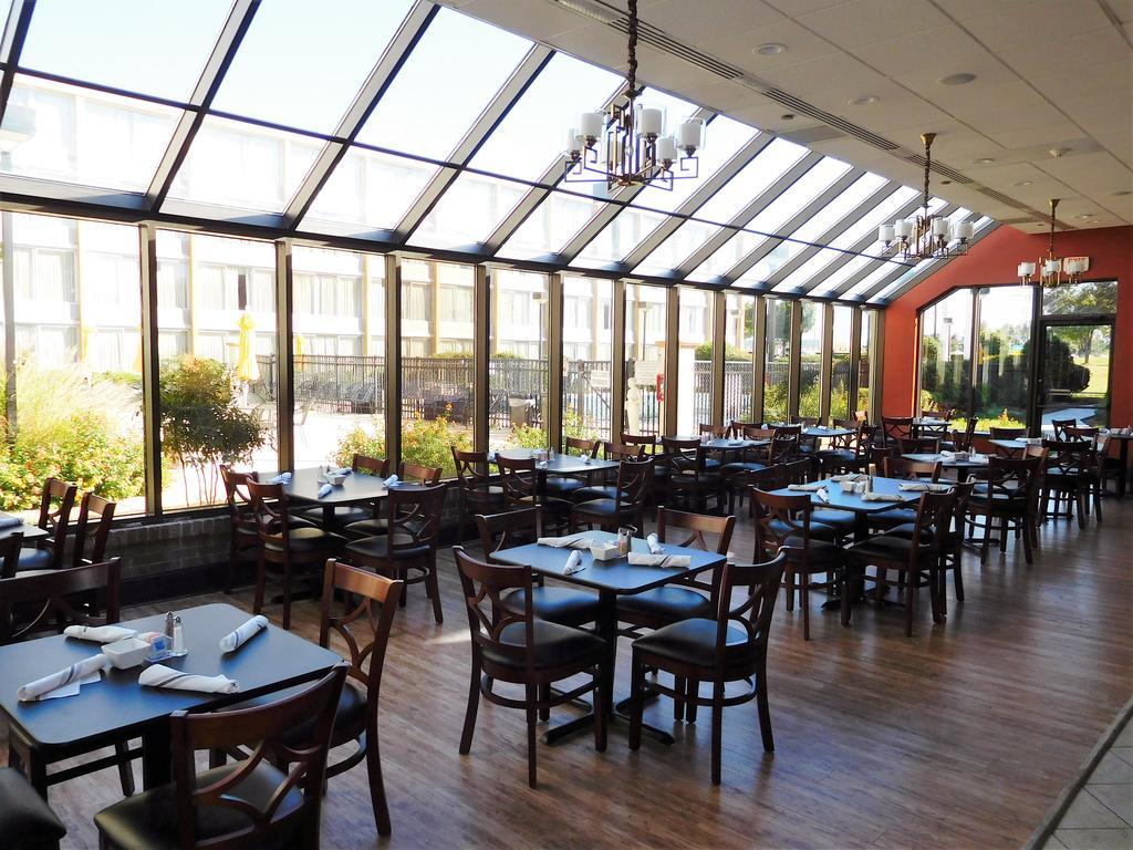 Wyndham Garden Greensboro Bagian luar foto