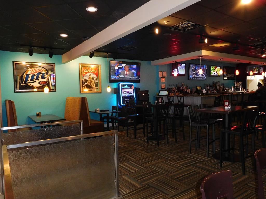 Wyndham Garden Greensboro Bagian luar foto