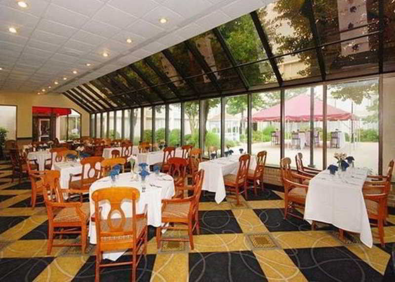Wyndham Garden Greensboro Bagian luar foto