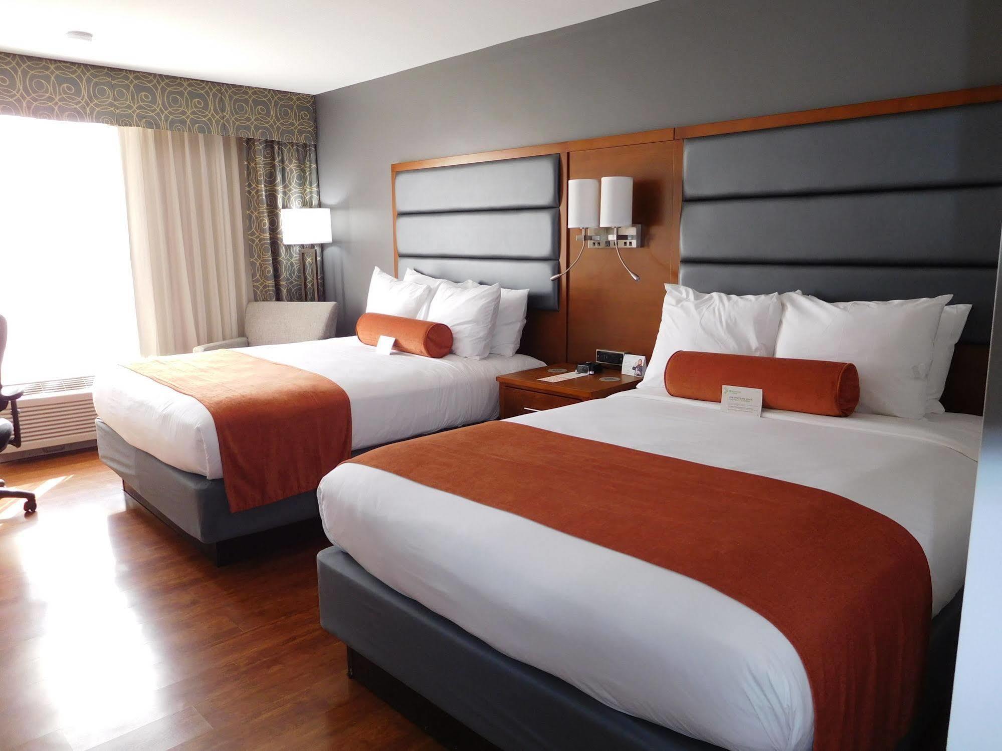 Wyndham Garden Greensboro Bagian luar foto