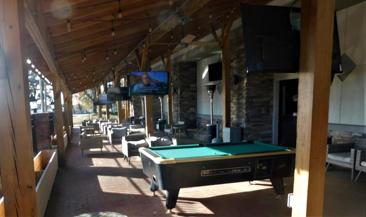 Wyndham Garden Greensboro Bagian luar foto