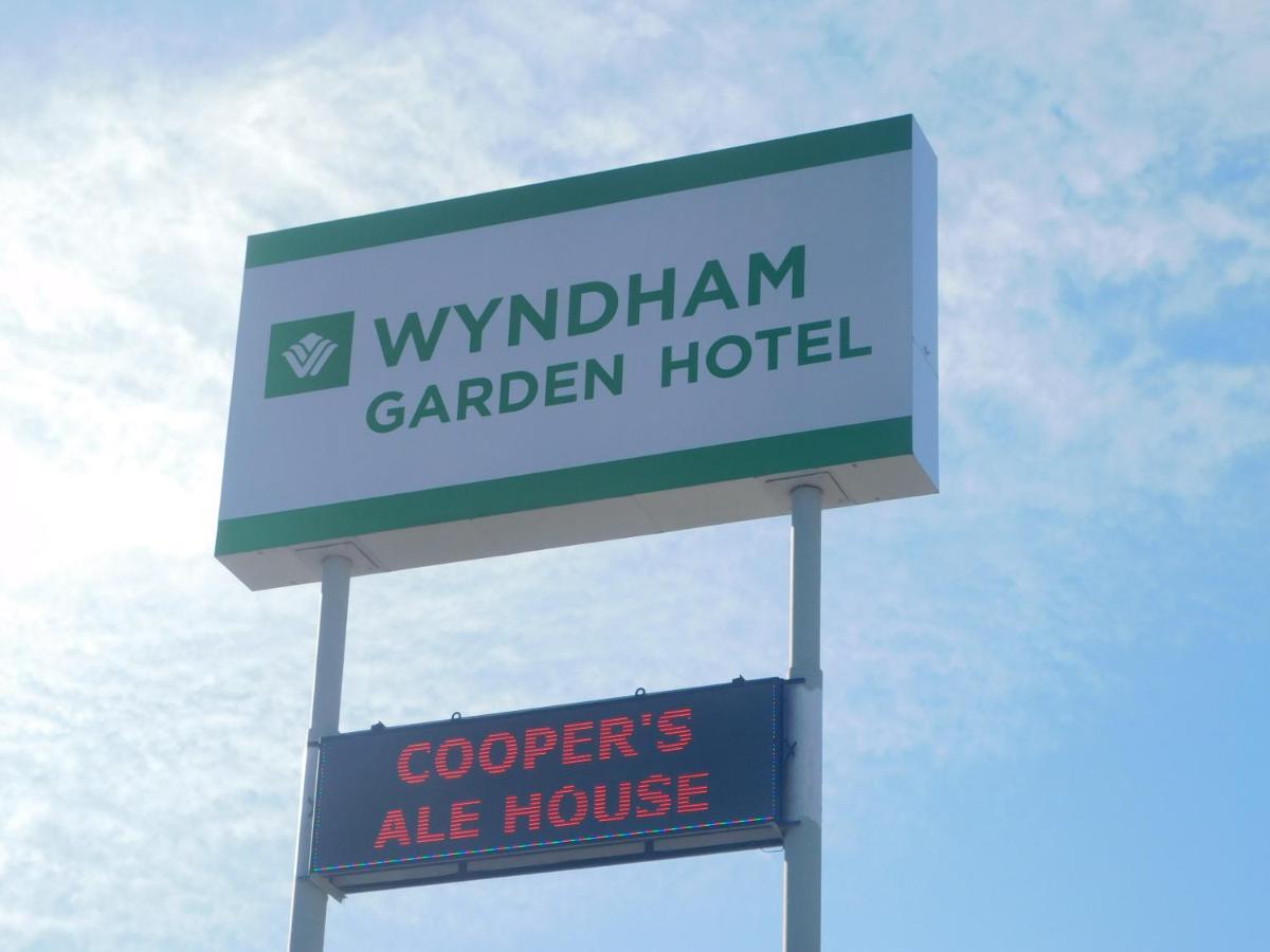 Wyndham Garden Greensboro Bagian luar foto