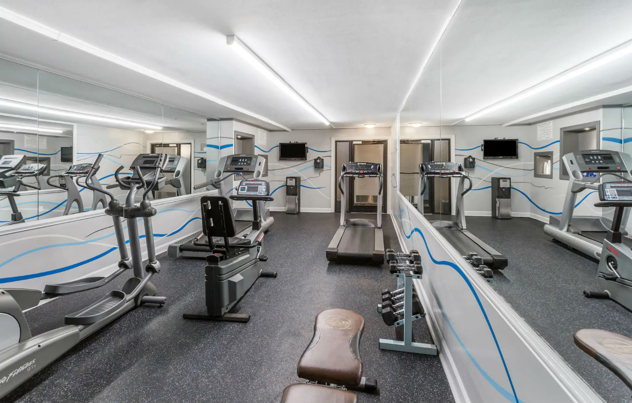 Wyndham Garden Greensboro Bagian luar foto